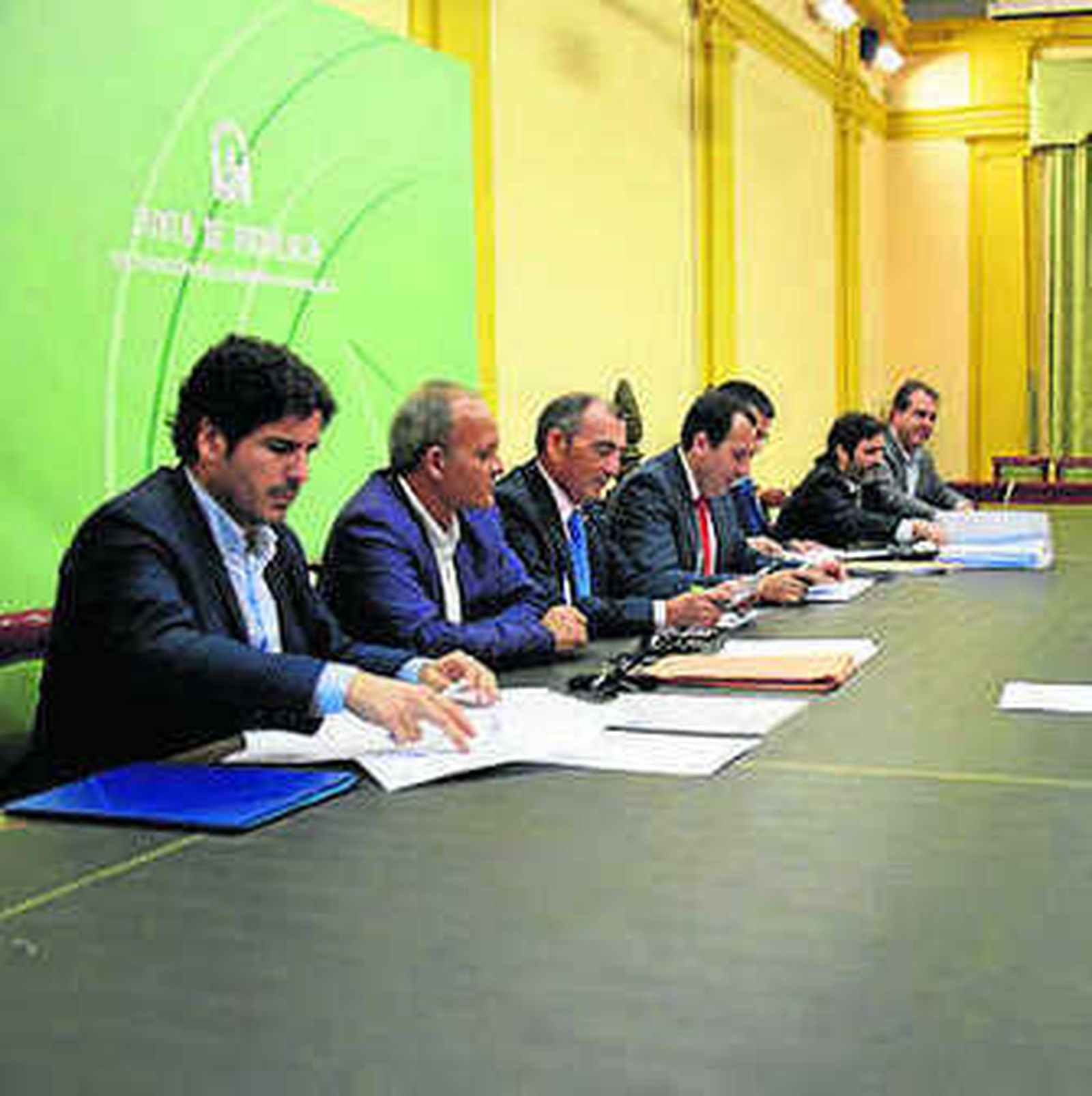 La reunión celebrada ayer.