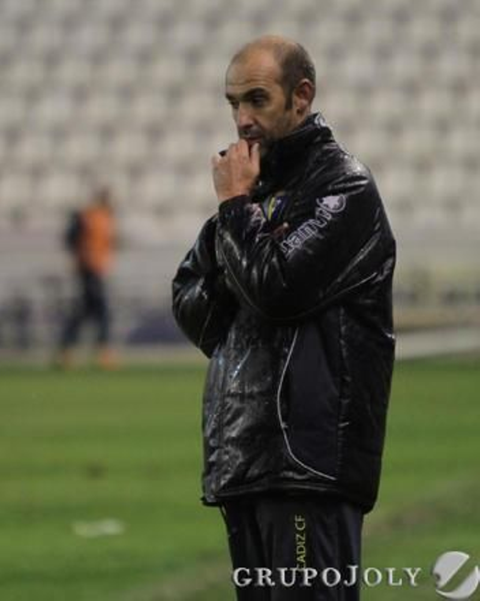 El técnico, con cara de circunstancias. 

Foto: LOF