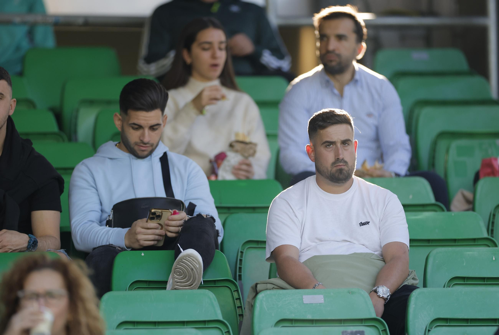 Búscate en las fotos del Betis - Barcelona