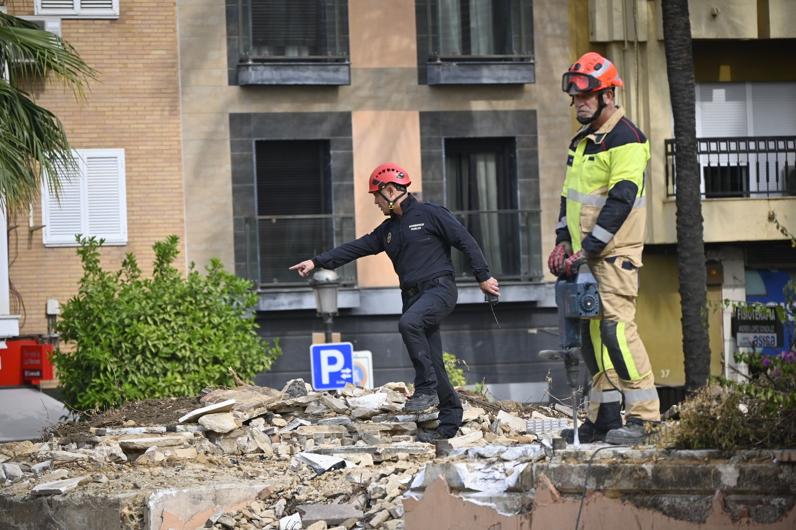 Simulacro de rescate de la Unidad Canina, en la Plaza de la Merced