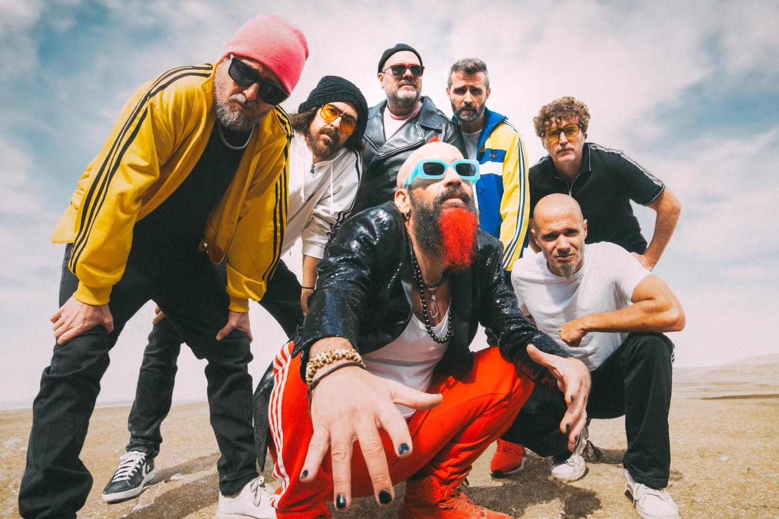 El grupo en una imagen promocional.