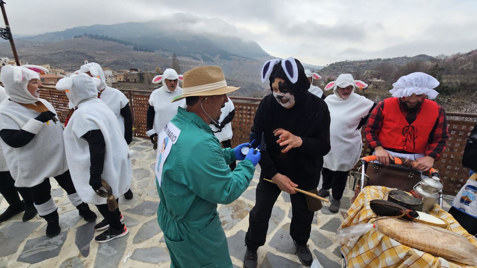 Un veterinario y un perro pastor no faltaron para guiar y cuidar al rebaño más molón