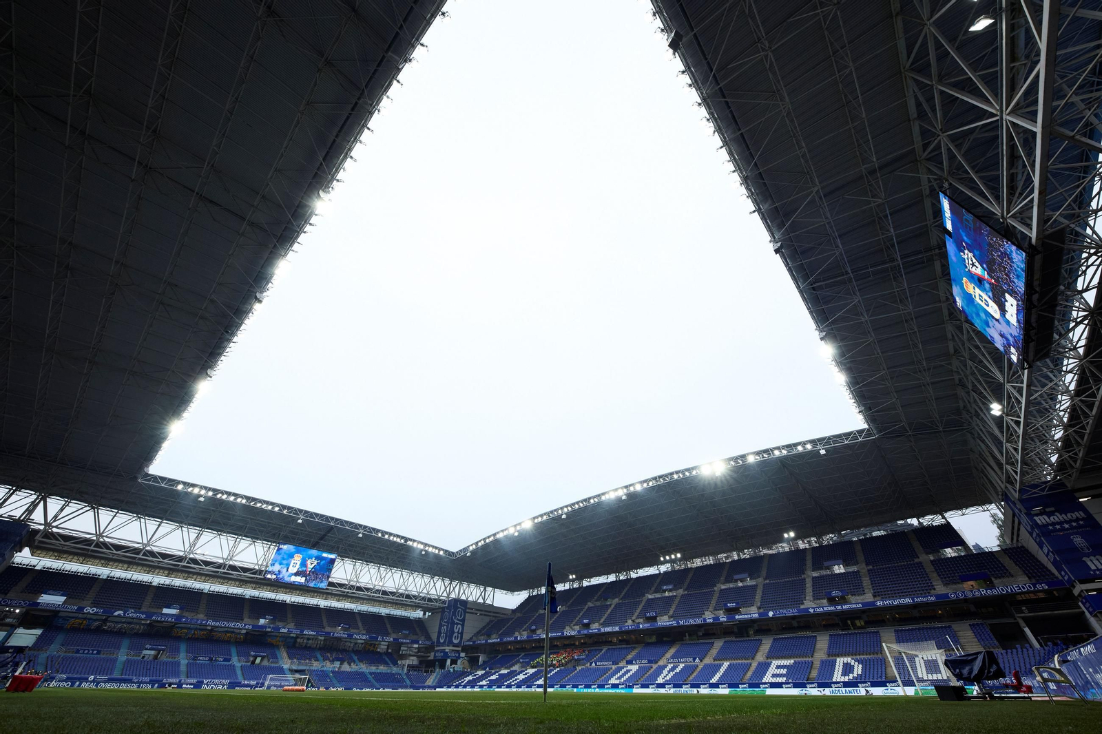 Las fotos del ascenso del Oviedo ante el Mirandés