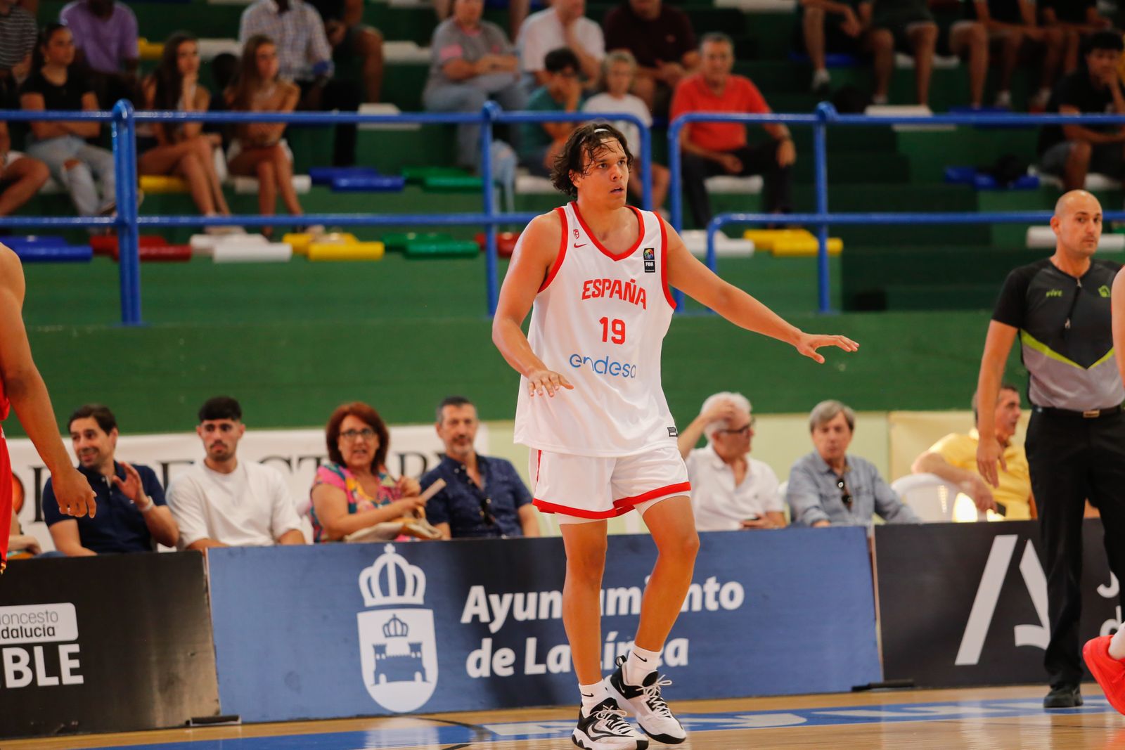 Las fotos de la primera jornada del torneo Internacional U20 de baloncesto de La Línea