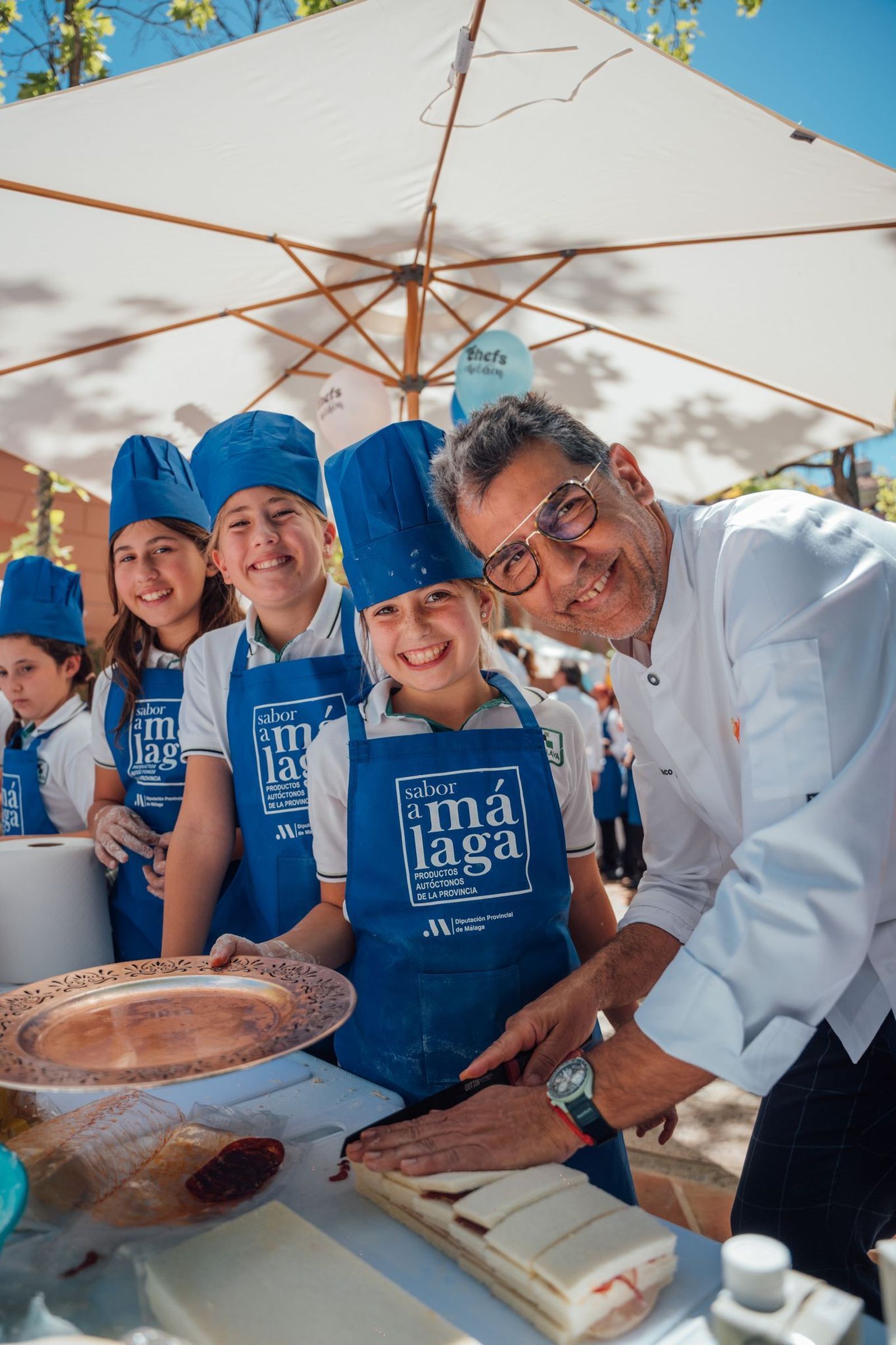 Paco Roncero y niños participantes en Chefs for Children