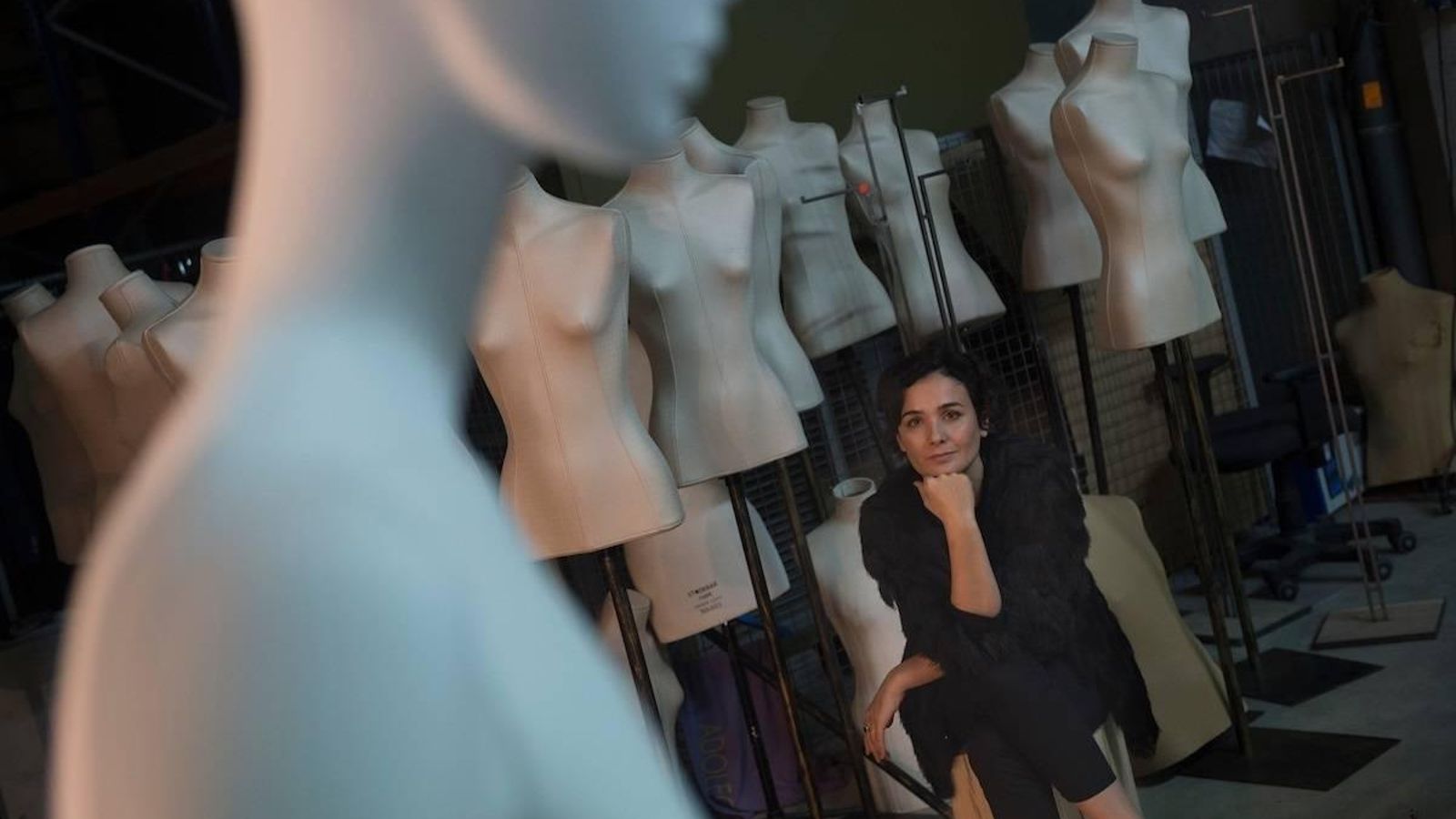 Adriana Domínguez, en los talleres de la firma.