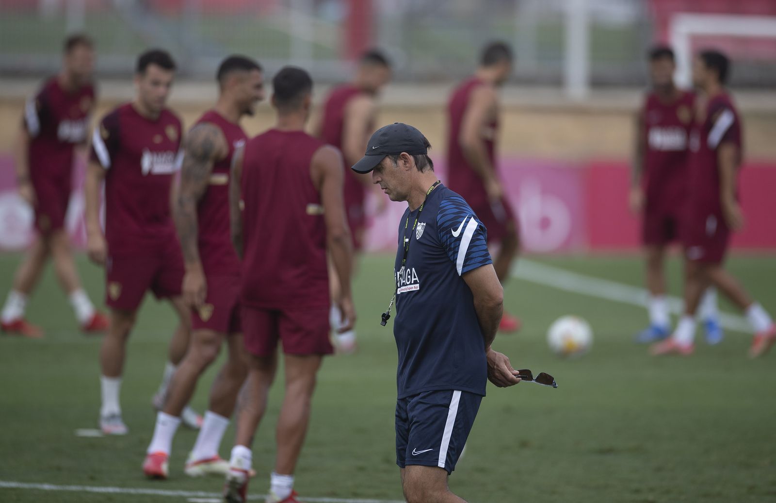 Lopetegui, en un entrenamiento del Sevilla.