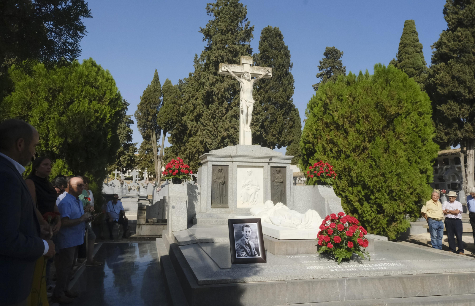 Córdoba recuerda a Manolete en el 75 aniversario de su muerte, en imágenes