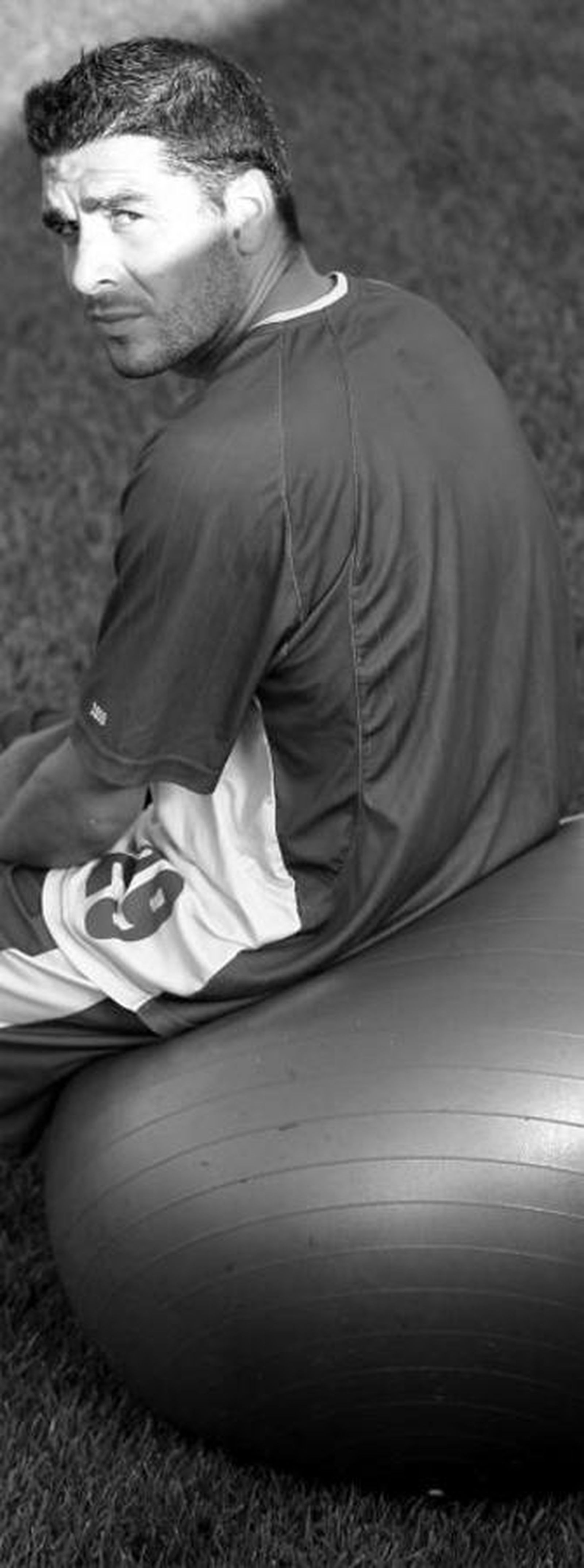 "Me gustaría colgar las botas en un club tan grande como el Cádiz"