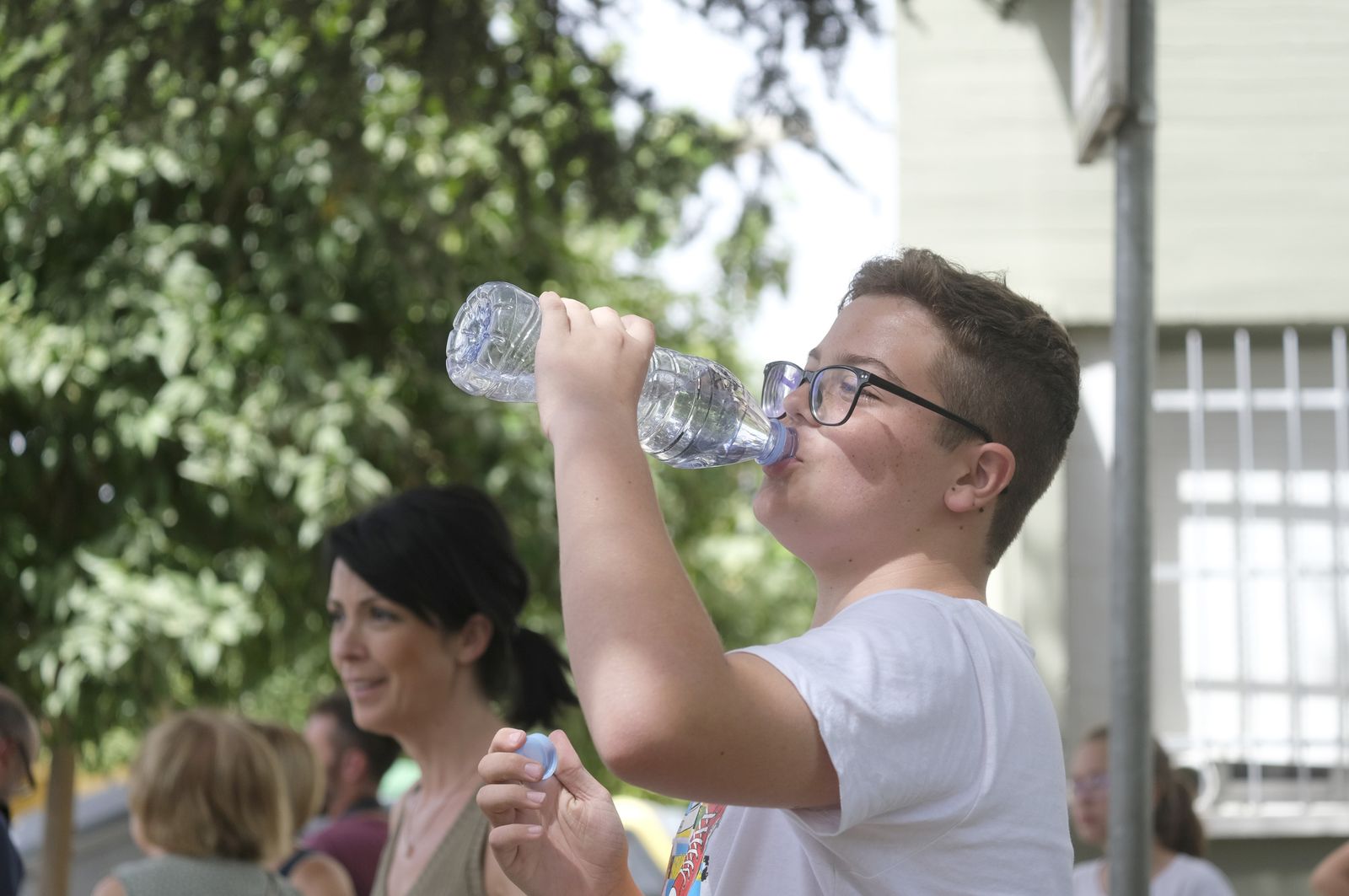 Protesta en el colegio Mediterráneo de Córdoba por los problemas de climatización, en imágenes