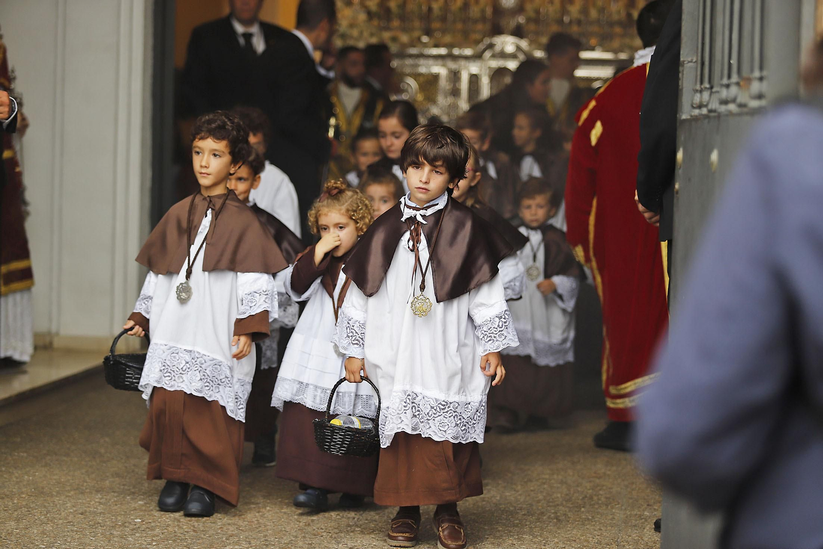 Imágenes de la salida extraordinaria de la Virgen del Rocío y Esperanza