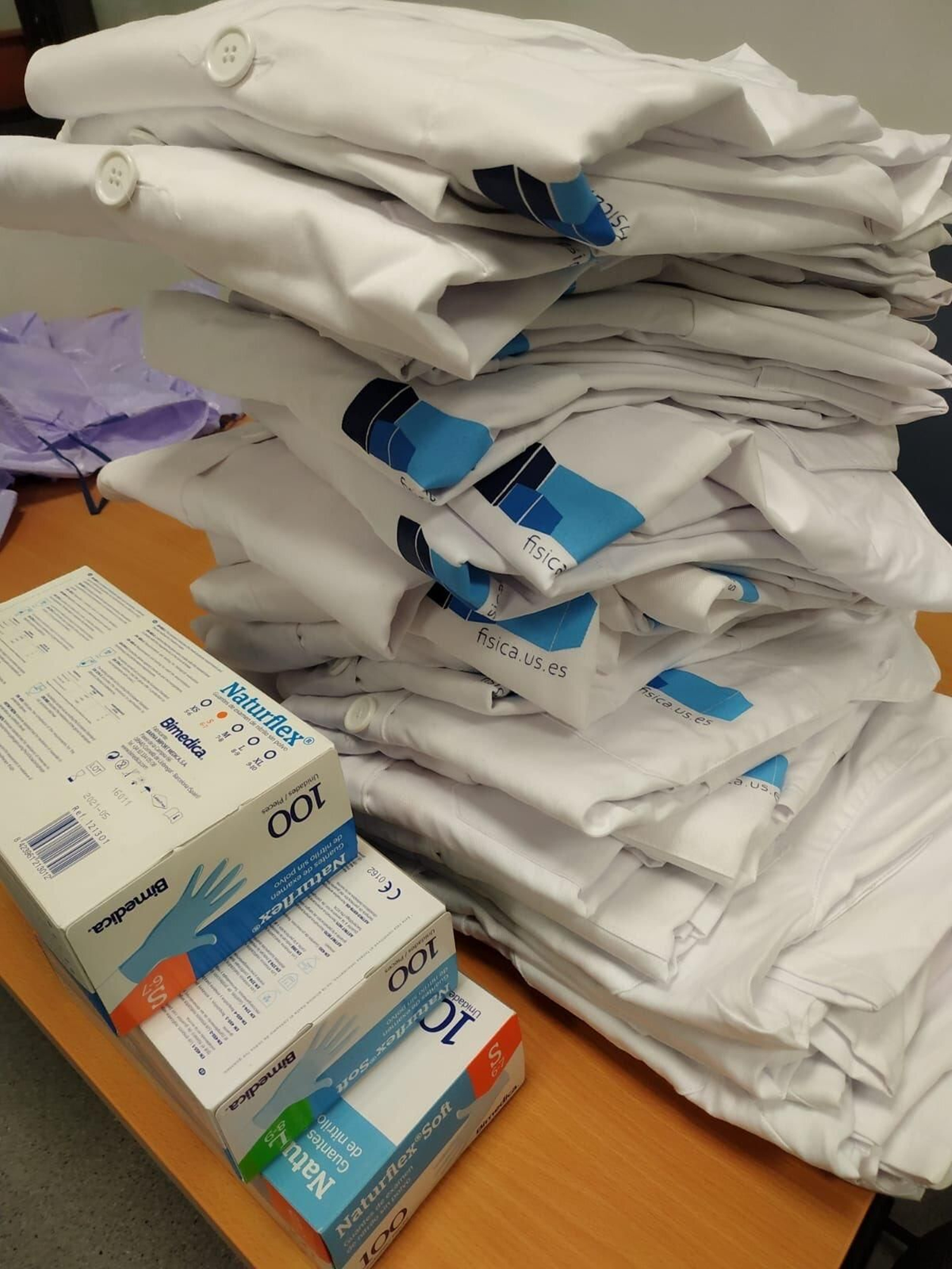 Material donado por la US a hospitales