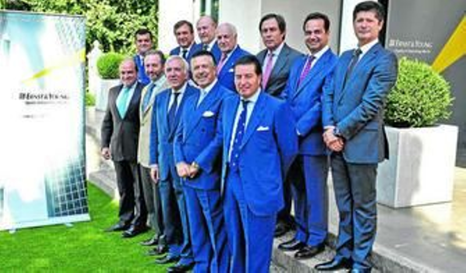 Abajo (de izda. a dcha.): Luis Miguel Martín Rubio (Ernst & Young Andalucía); Rodrigo Charlo (Bogaris); José Miguel Andrés (E&Y España); Antonio Morera (Morera Vallejo); y José Pérez (E&Y Andalucía). Arriba: Jesús Borjabad (E&Y Abogados Sevilla); Víctor Gómez de la Cruz (E&Y Abogados Andalucía); José Moya (Persan); Juan Ramón Guillén (Acesur); Ricardo Pumar (Insur); Ignacio de la Vega (E&Y Auditoría Sevilla); Tomás González (E&Y Auditoría Sevilla).