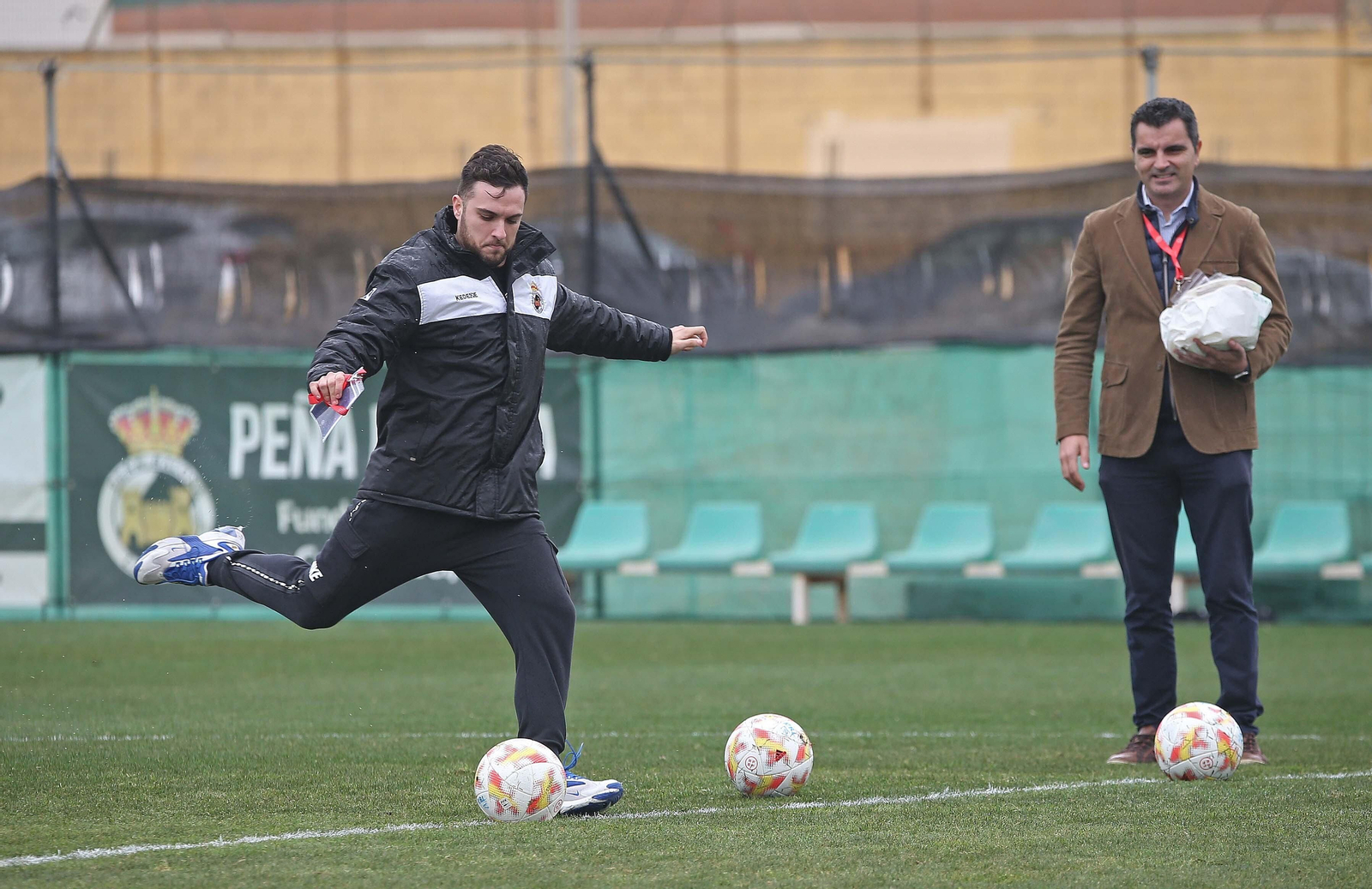 Fotos de la afición durante el Balona - San Fernando en el Municipal de La Línea