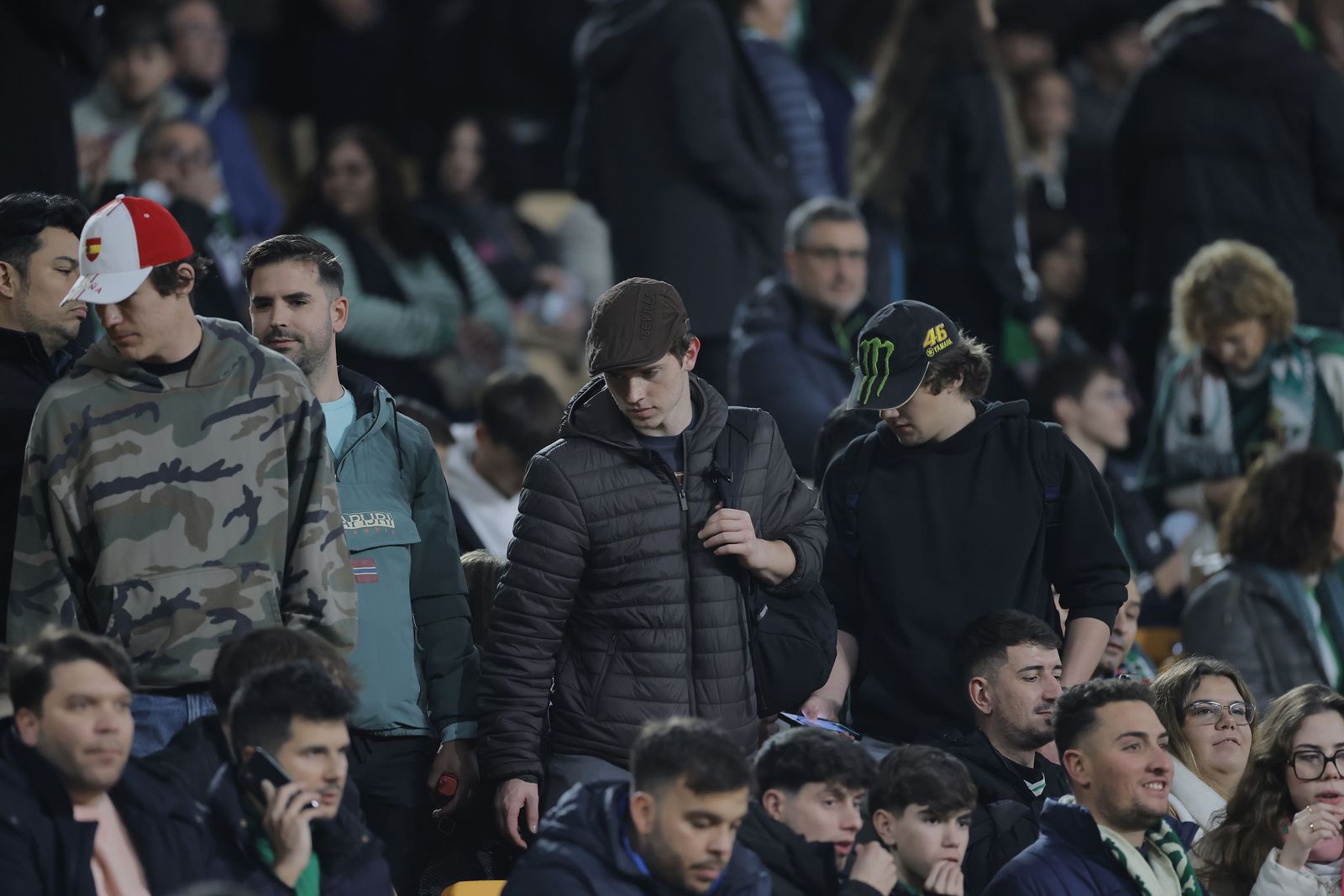 Búscate en las fotos del Betis - Elche