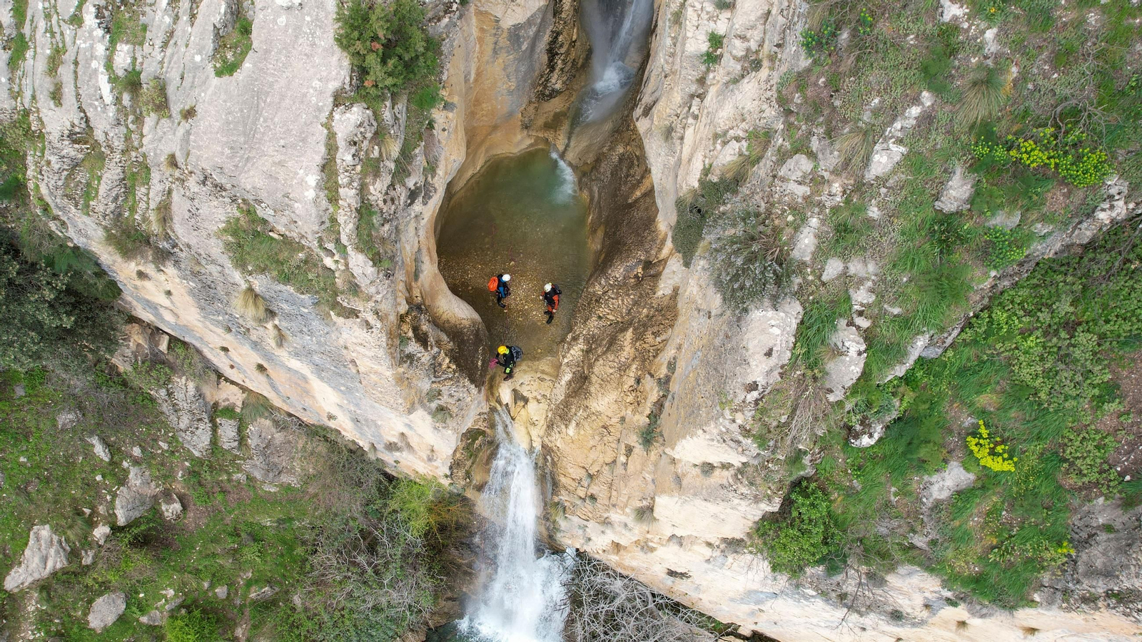 Cenital cascada y rappels Cerrada de la Magdalena