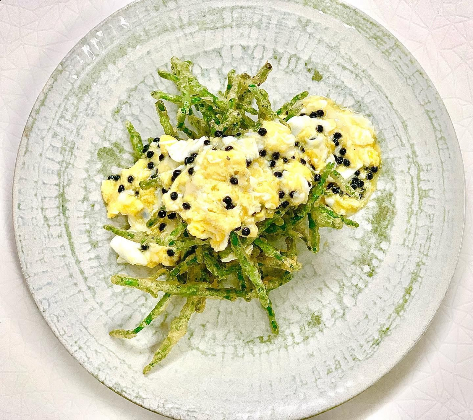 Trigueros, pero del mar... (salicornia, huevo batido y mujol)