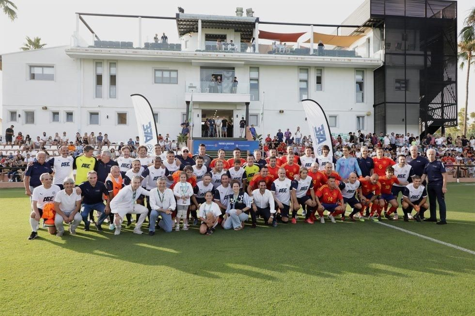 Leyendas e históricos en Marbella por una buena causa: Xavi, Marchena, Tamudo, Salva...