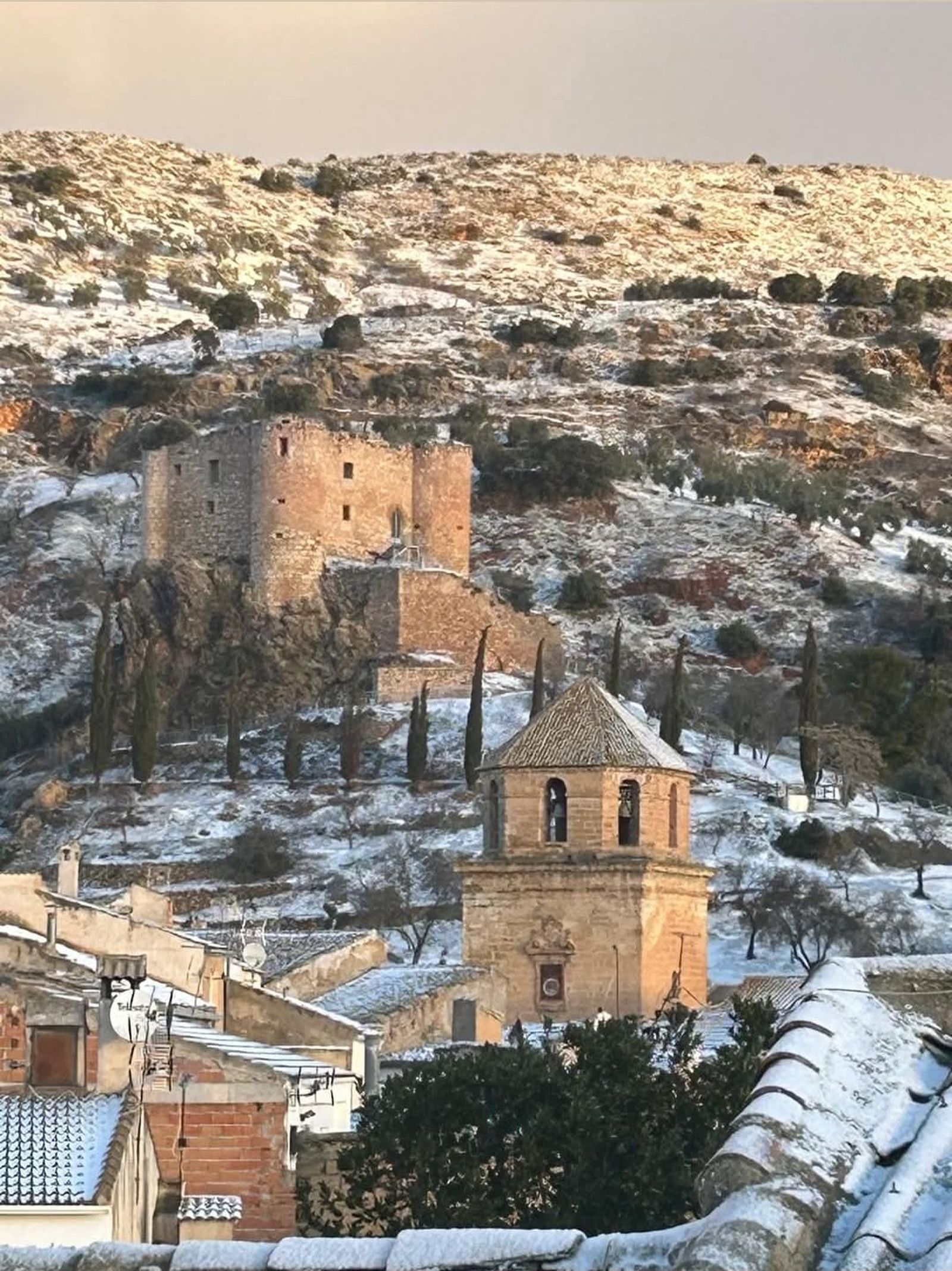 Nieve en Huelma y Solera.