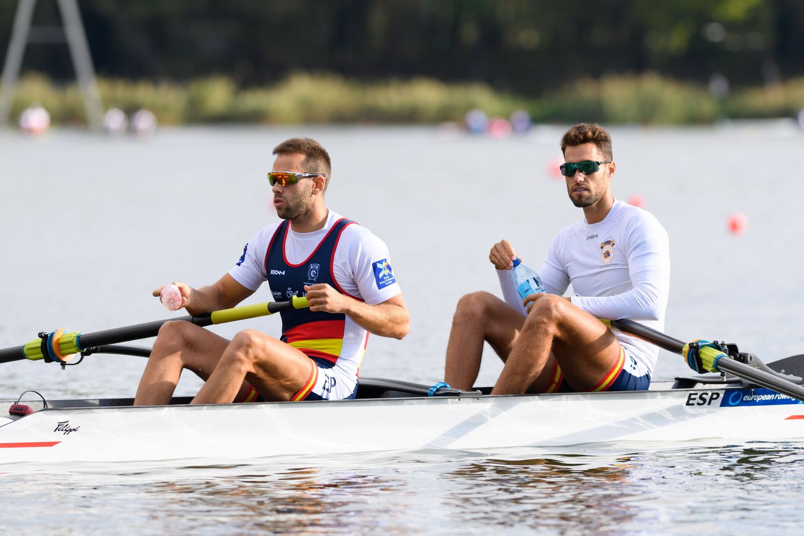 Javier García y Jaime Canalejo, tras acabar primeros su serie en Poznan.