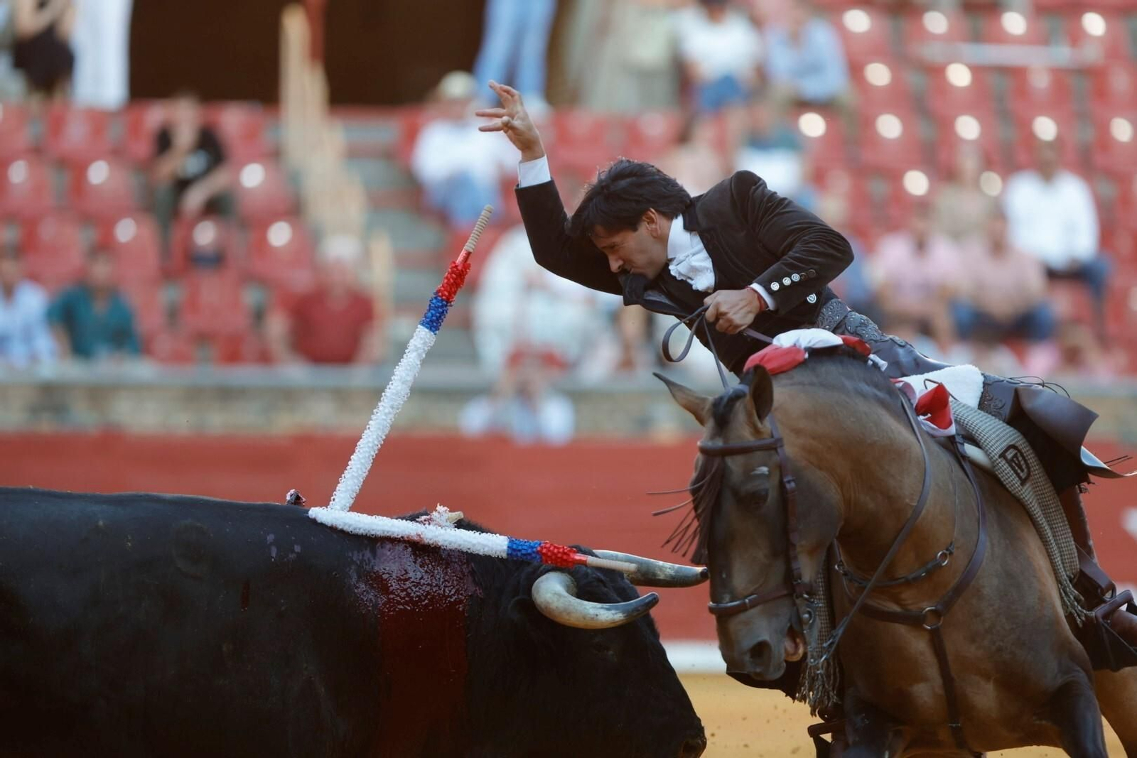 Las imágenes de la corrida de Ventura, Morante y Román en la Feria Taurina de Córdoba