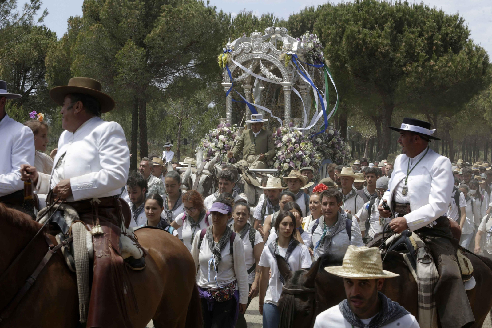 El Rocío 2023: Imágenes del Camino de la Hermandad del Rocío de Huelva