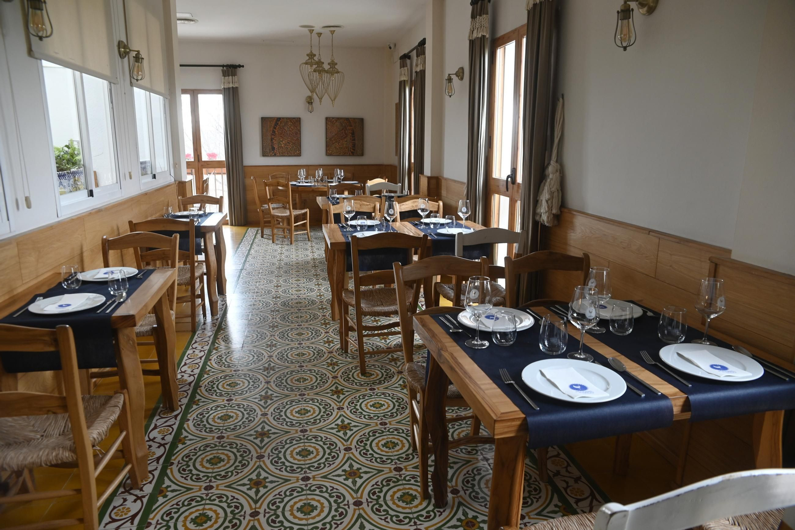 En fotos, la magia de la taberna de Córdoba que hace los platos de siempre como nunca