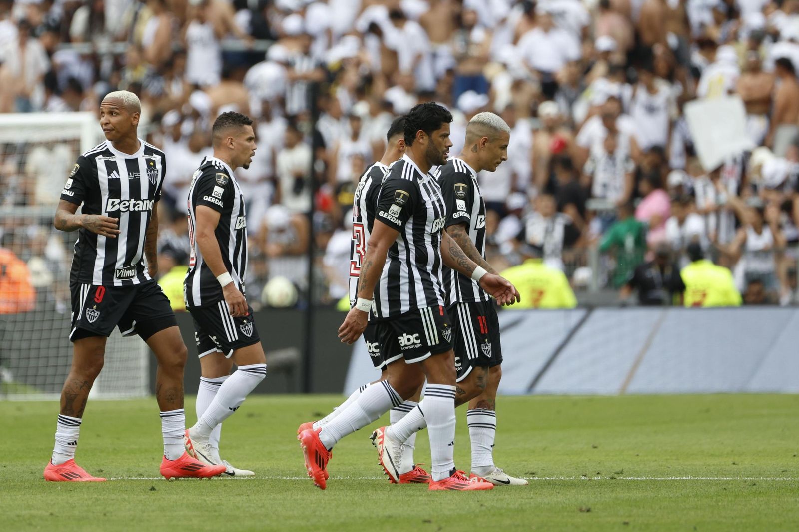 Las fotos de una final de la Libertadores histórica; Botafogo, campeón con 10, ante Atlético Mineiro