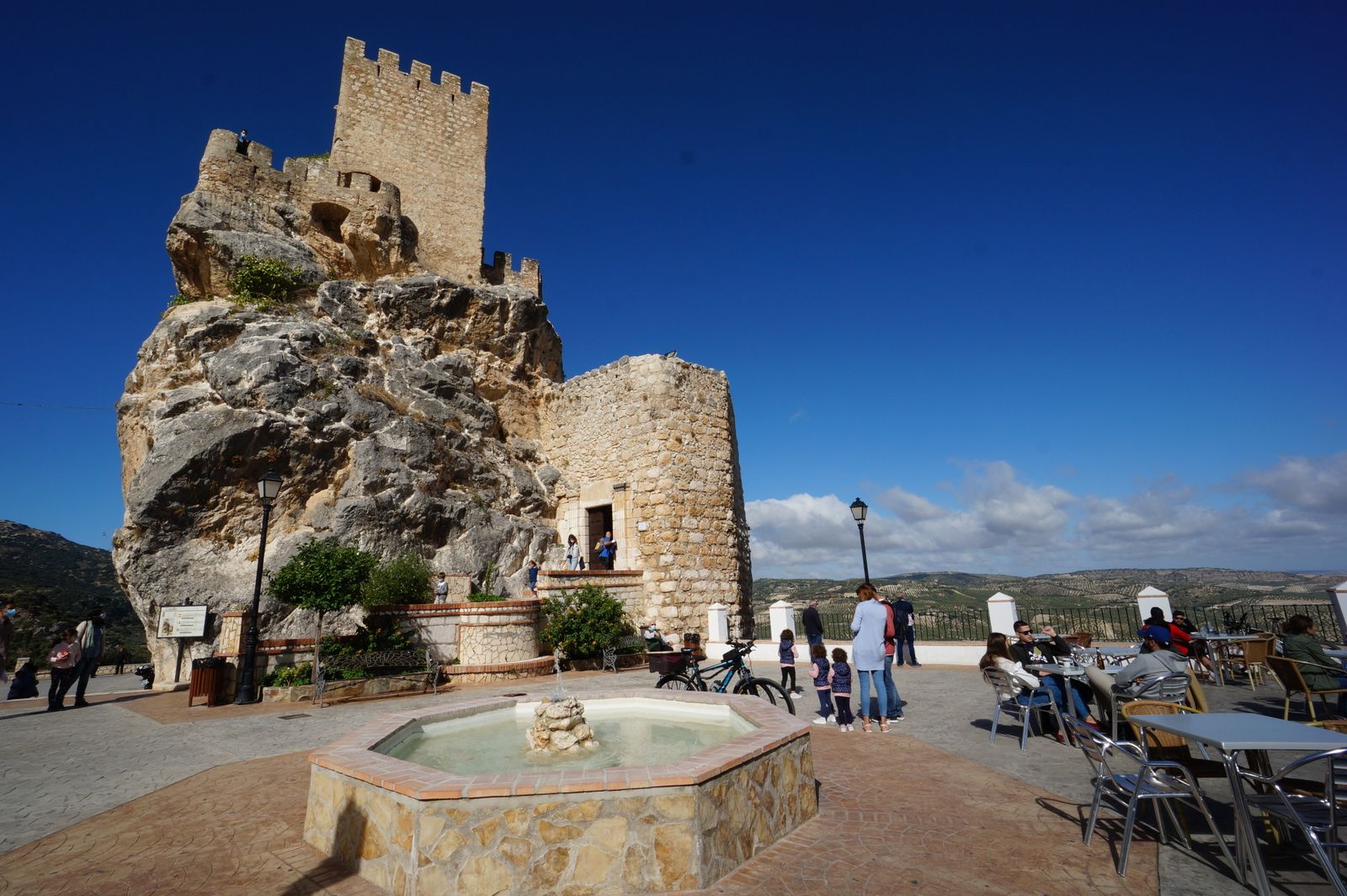 Las fotografías de un paseo por Zuheros, el municipio de Córdoba que resiste libre de covid