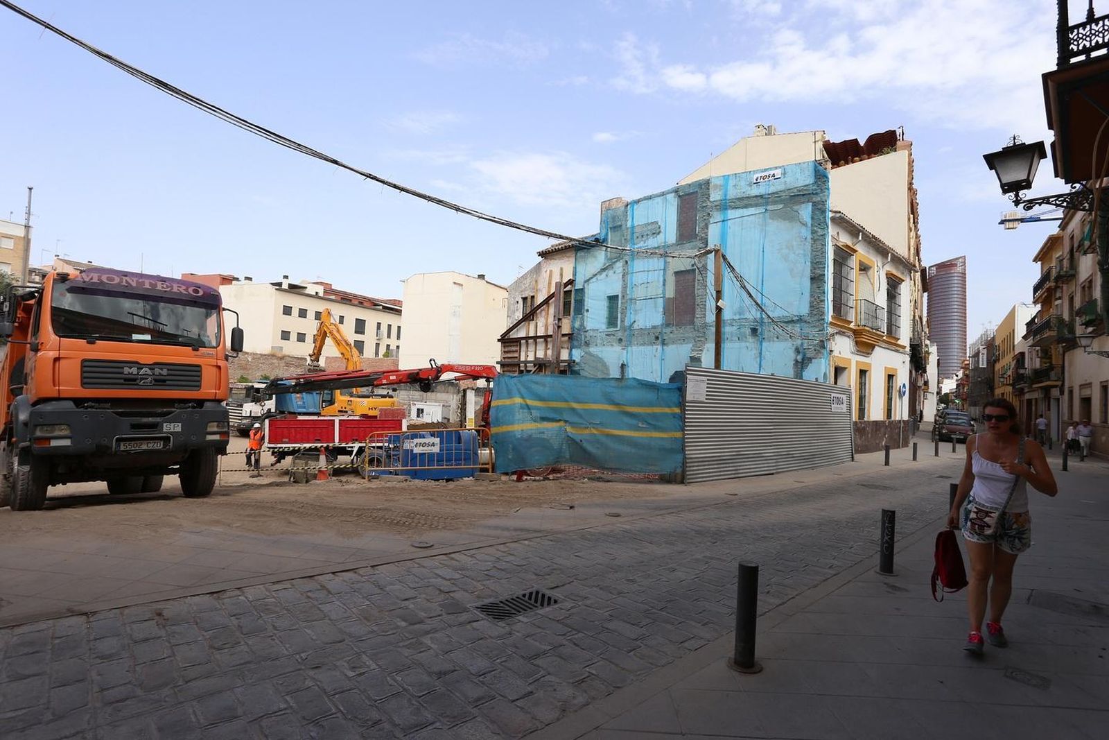 Construcción de nuevas viviendas en la calle Alfarería, Triana.