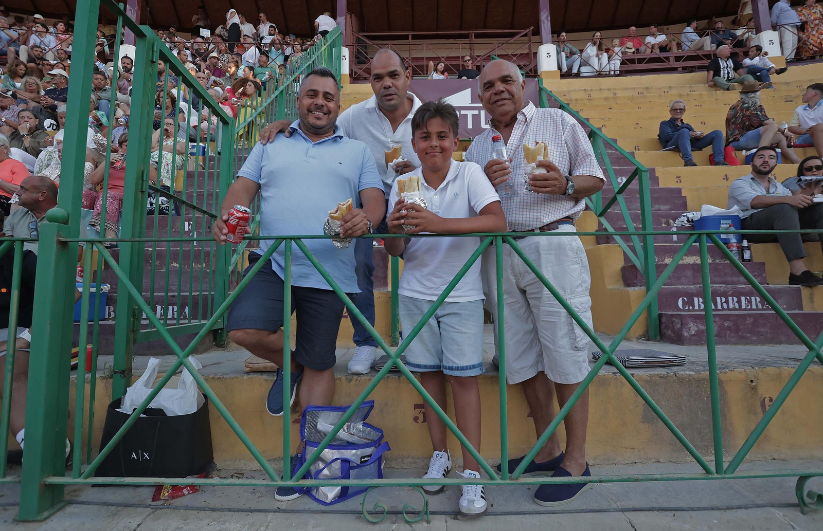Búscate en la Plaza de Toros 'El Arenal' durante la corrida del domingo de la Feria de La Línea