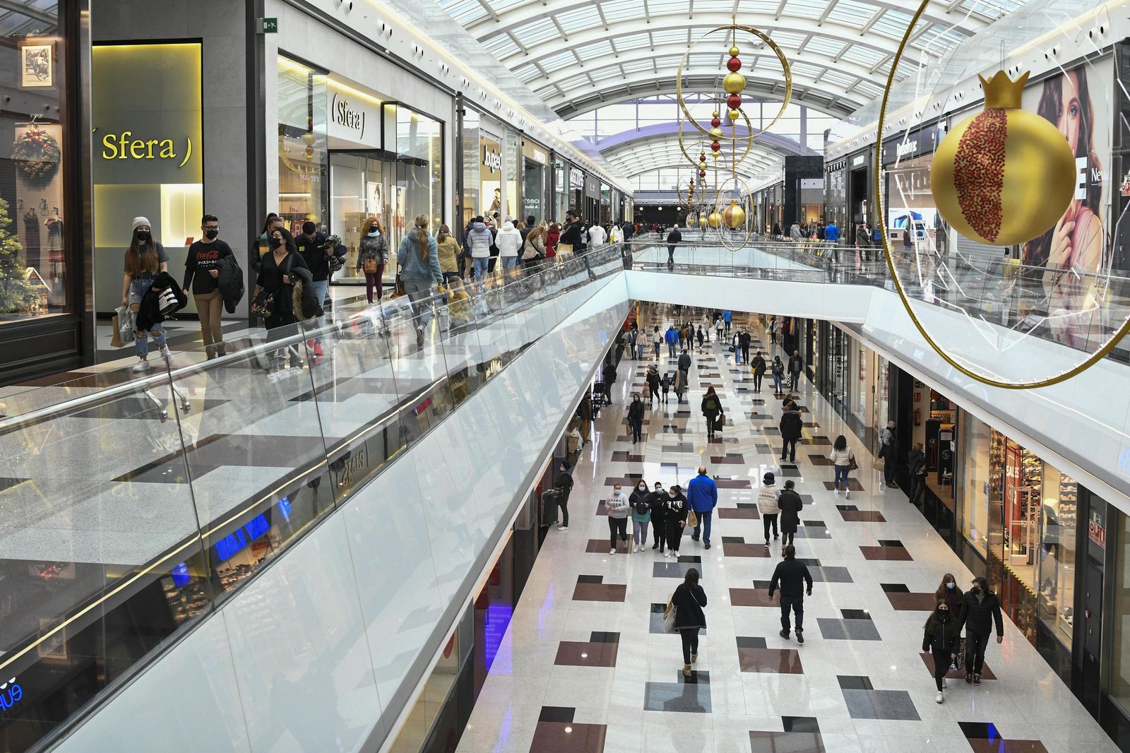 Fotos: las rebajas en el Nevada Shopping de Granada