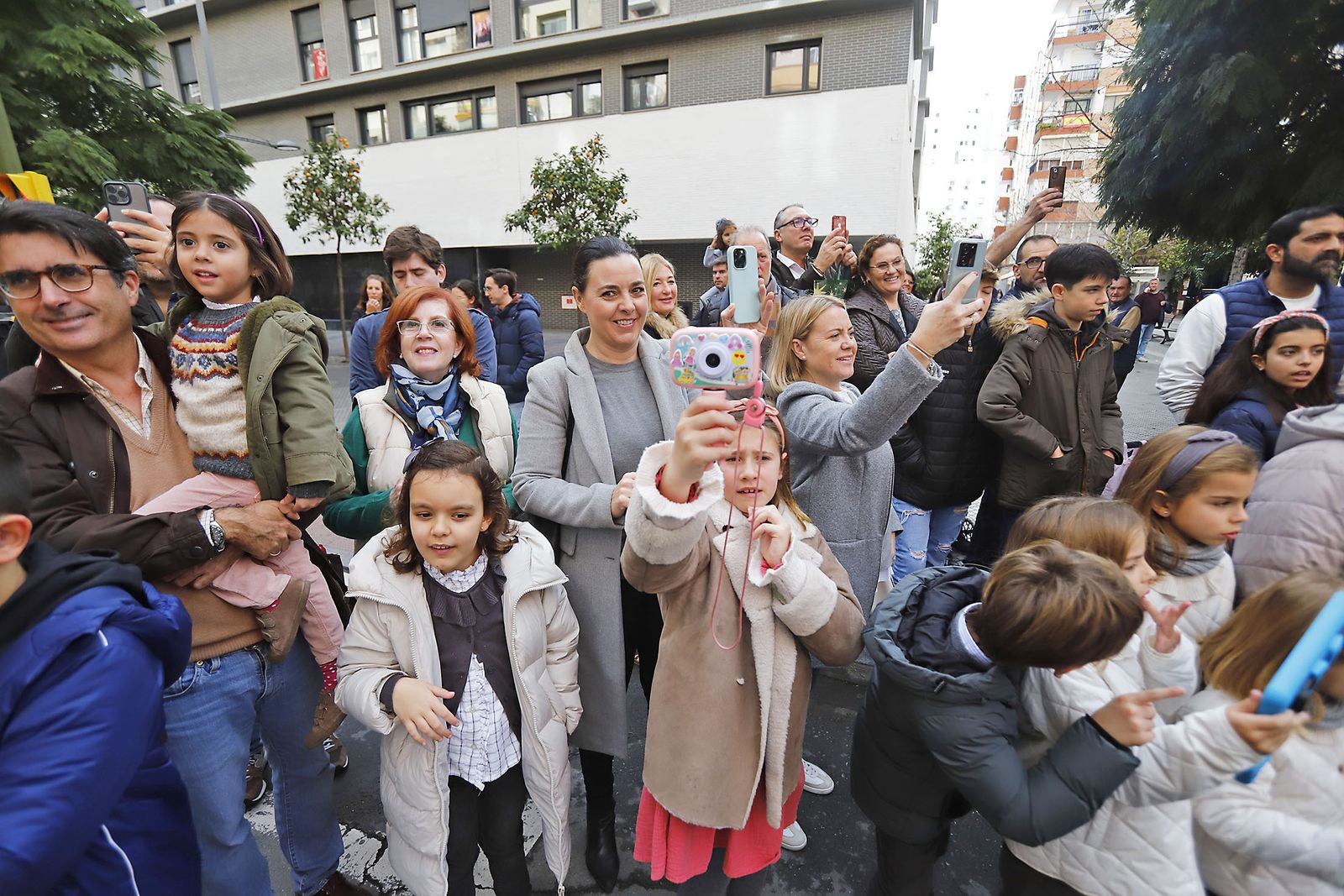 Imágenes de la mágica llegada de los Reyes Magos y la Estrella de la Ilusión a Huelva en barco