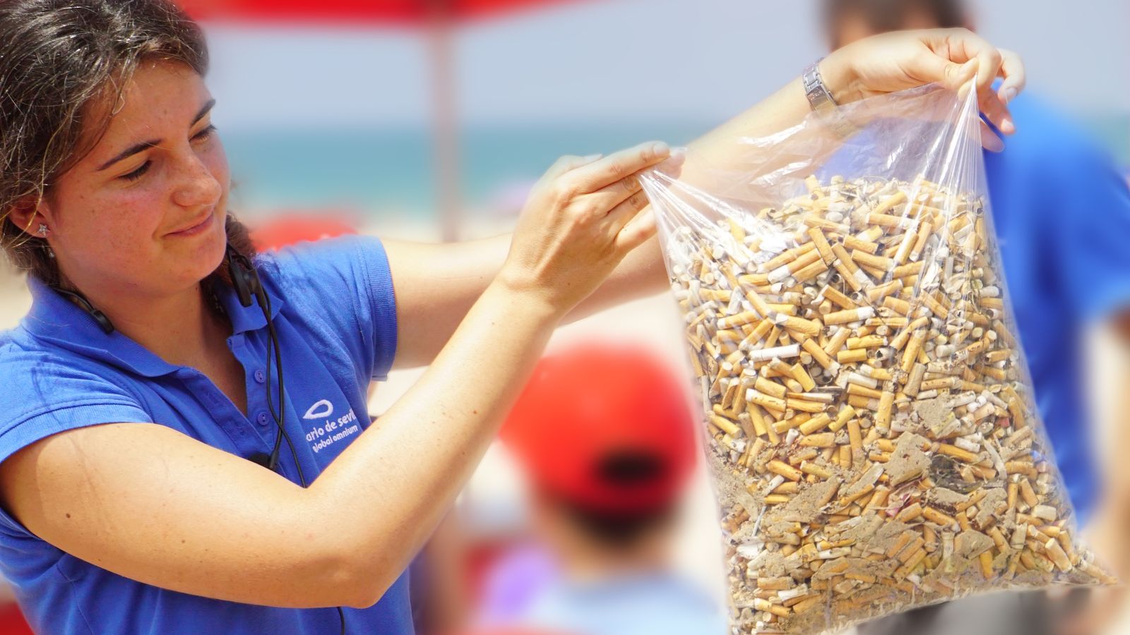 Limpieza de playas por el Acuario de Sevilla.