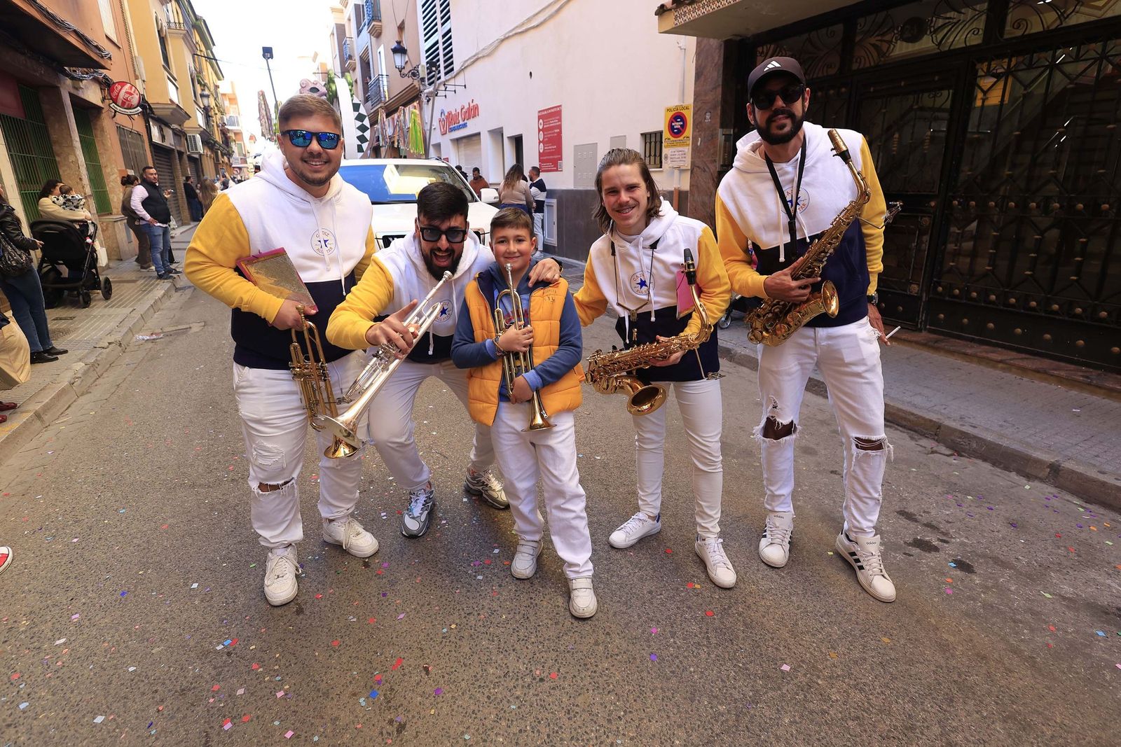 Búscate en las fotos de la cabalgata del Carnaval de La Línea 2026