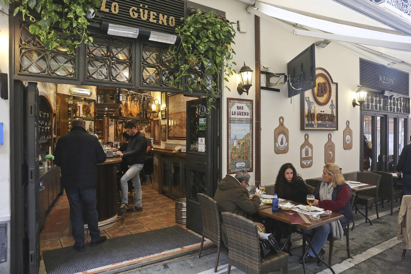 Entrada del Mesón Lo Güeno en calle Marín García. Entrada del Mesón Lo Güeno en calle Marín García.