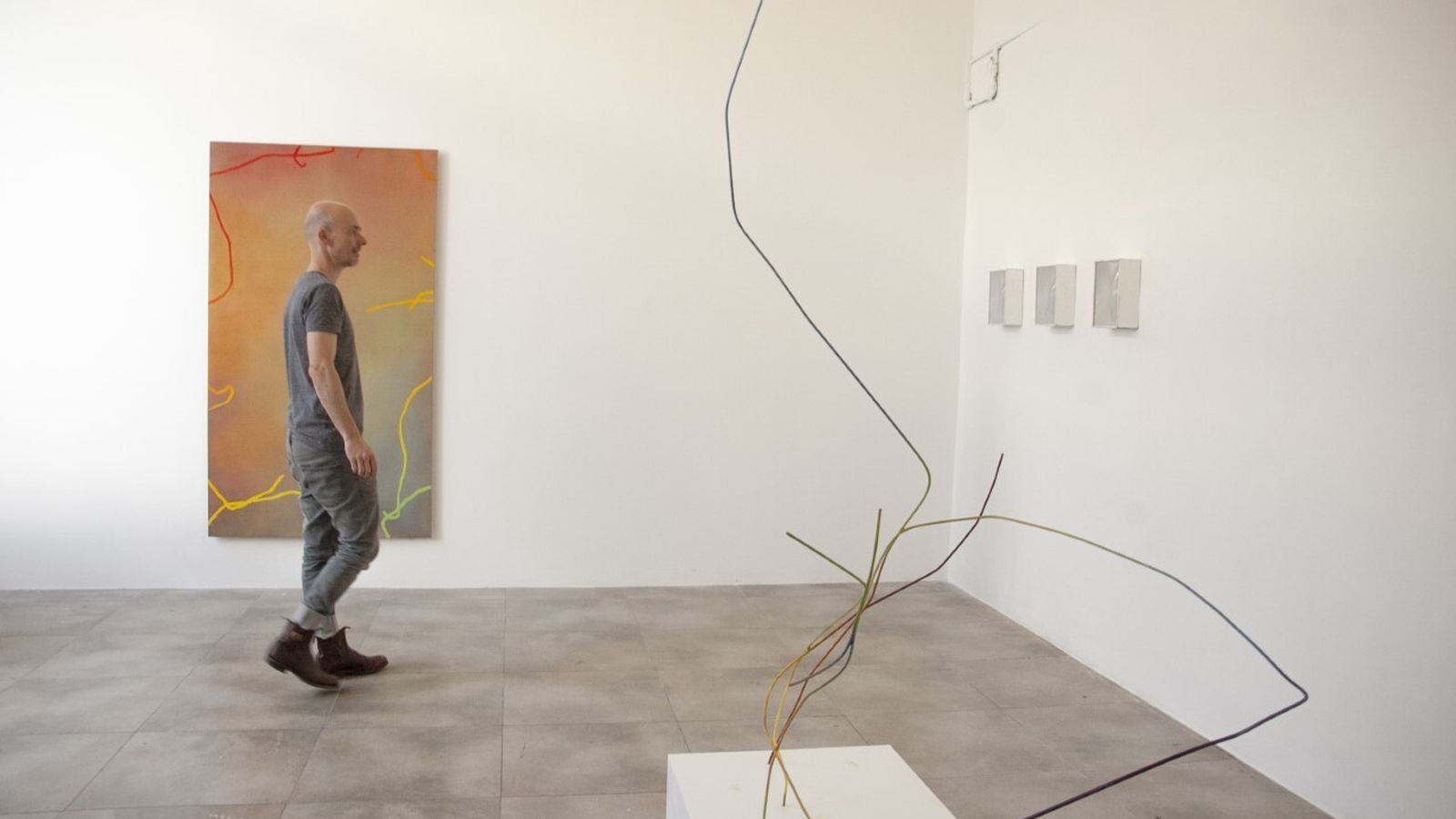 Varias obras de la exposición de inauguración del Pabellón Pelícano.