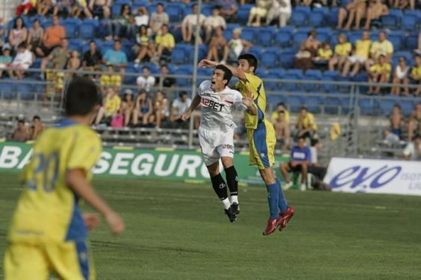 El Sevilla consiguió imponerse por tres goles a dos y cierra así la época de pruebas antes de enfrentarse al Barça.

Foto: Jesús Marín