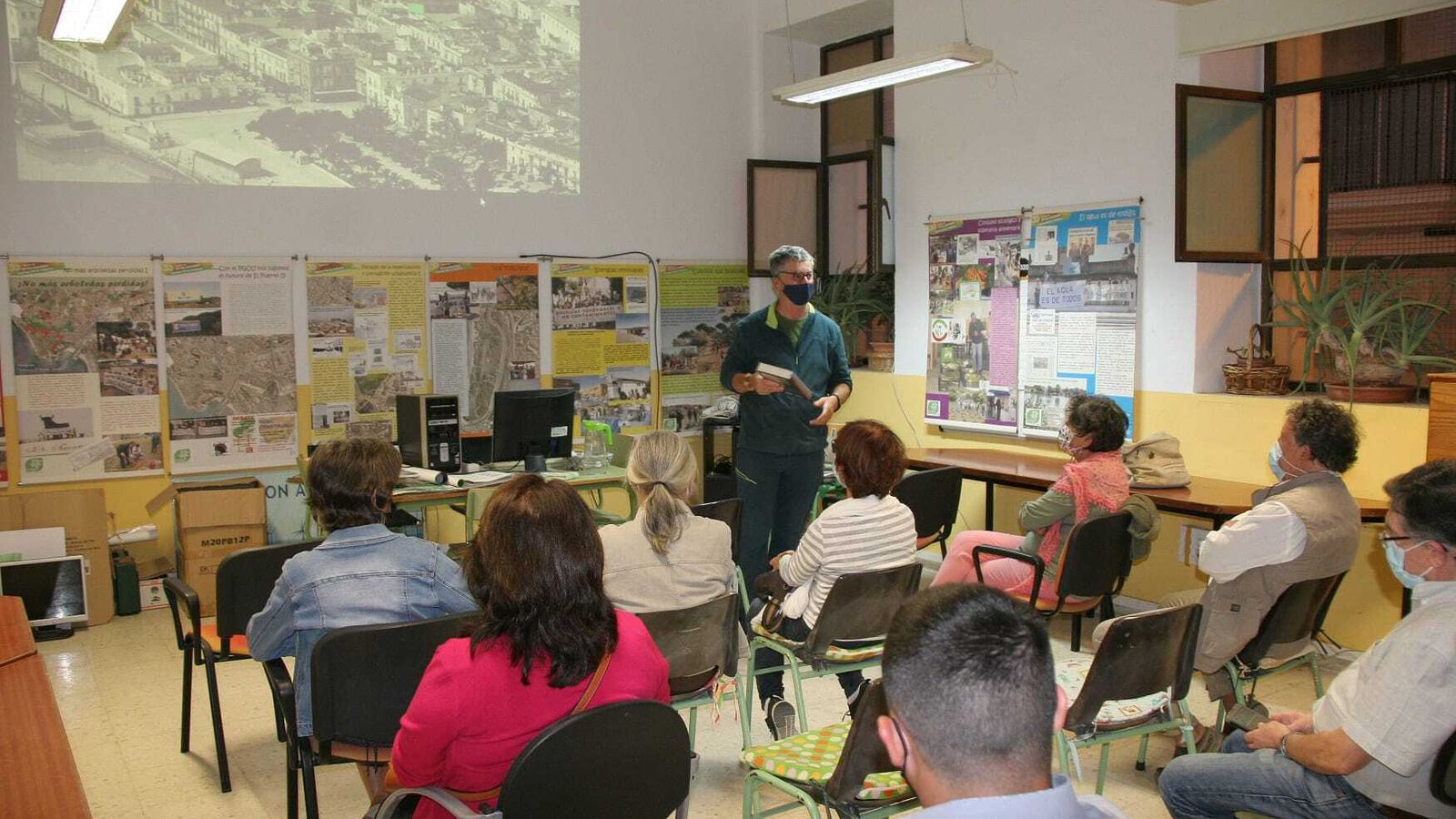 Una imagen del acto de presentación del libro.