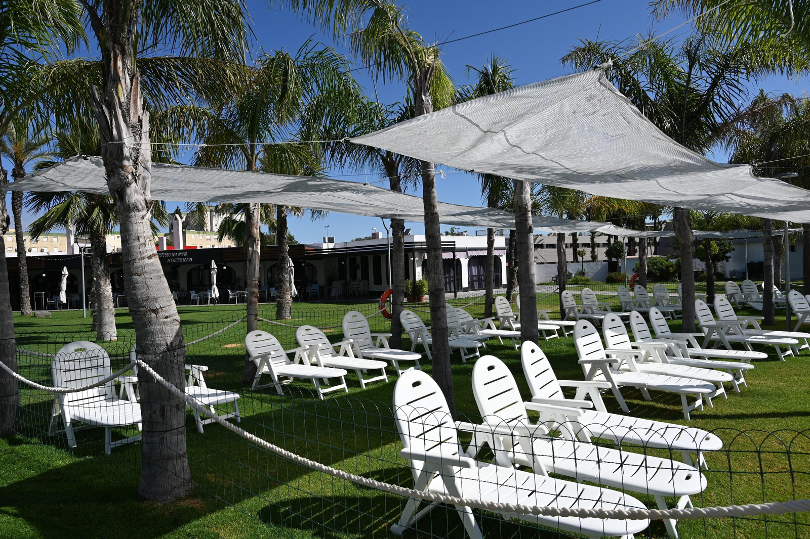 Apertura de piscinas en Arena Village