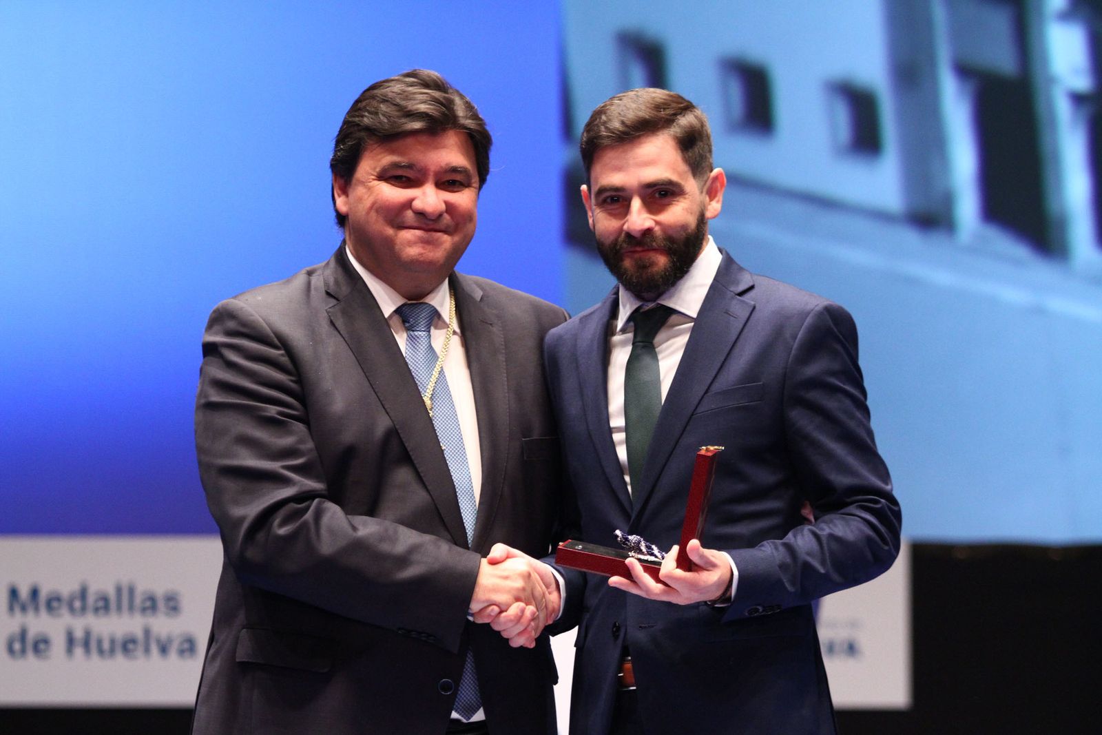 Imágenes de la entrega de las medallas de Huelva