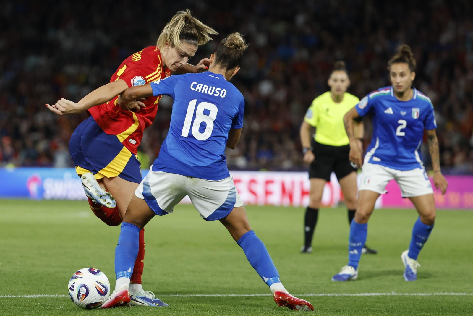 Las fotos del Italia - España de la Eurocopa femenina