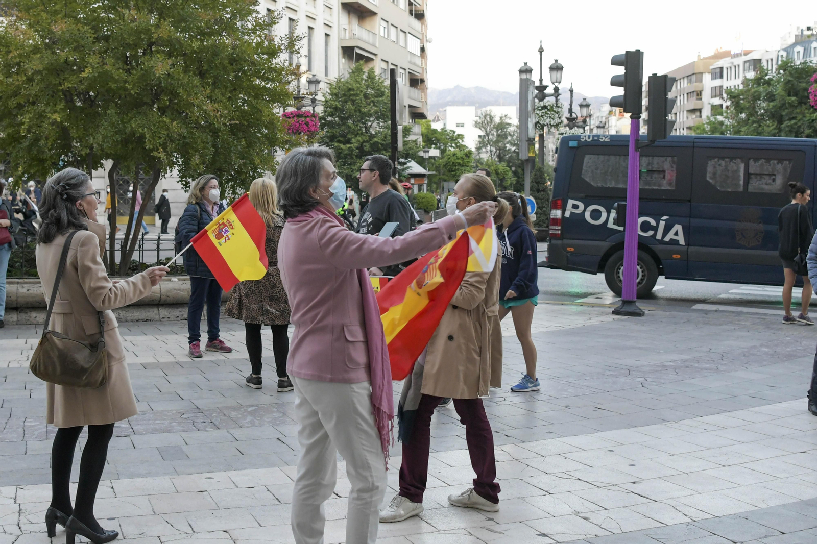 Fotos de la manifestación en Puerta Real al grito de "Gobierno dimisión"