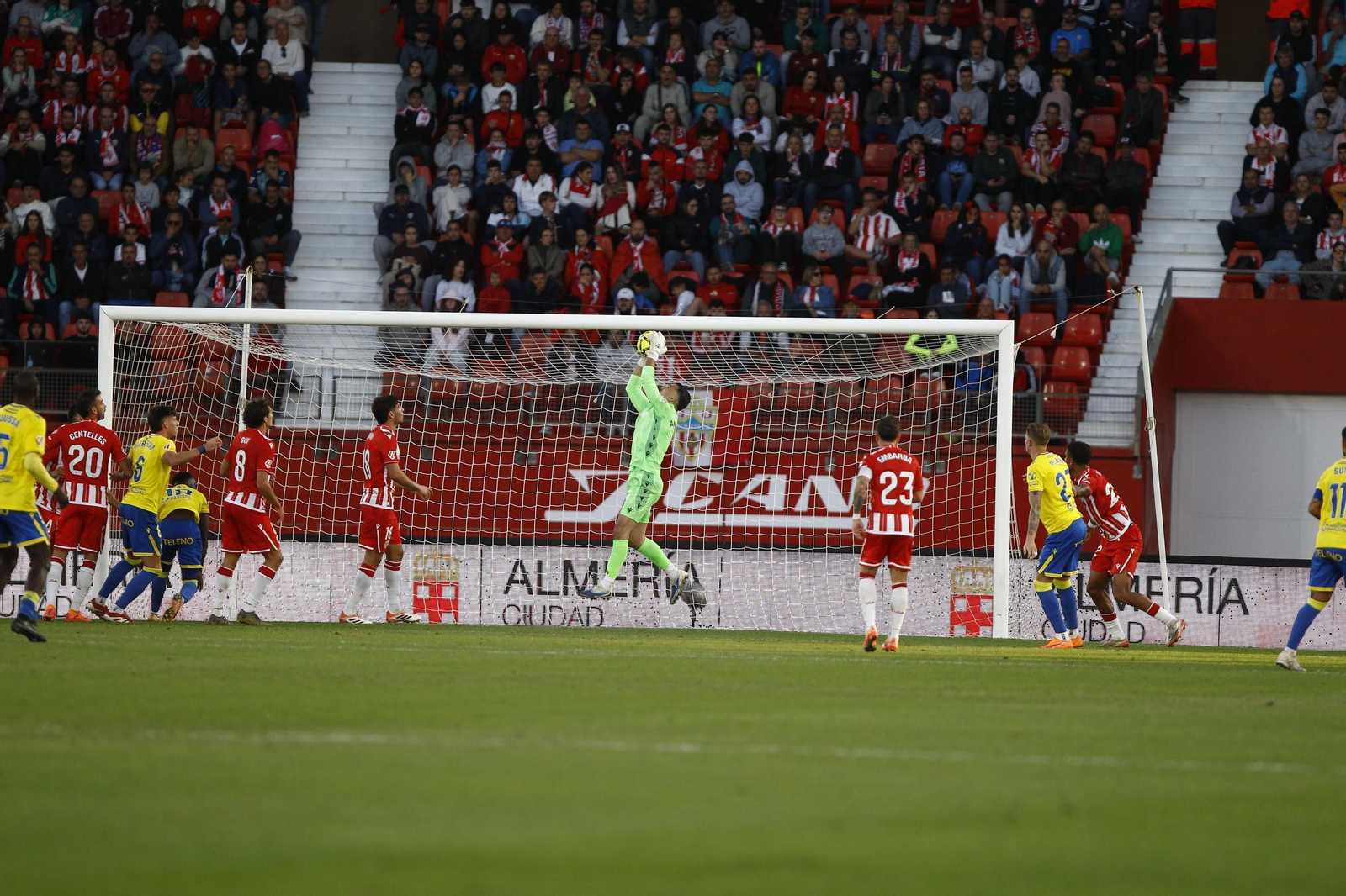El partido U.D. Almería-Cádiz C.F. en imágenes
