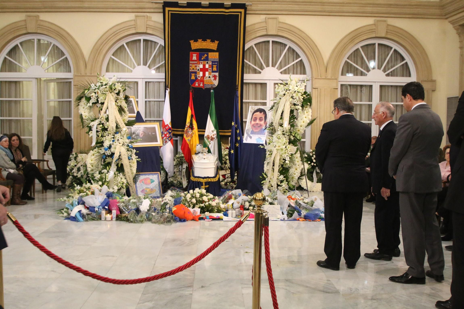 Las imágenes de la capilla ardiente por Gabriel