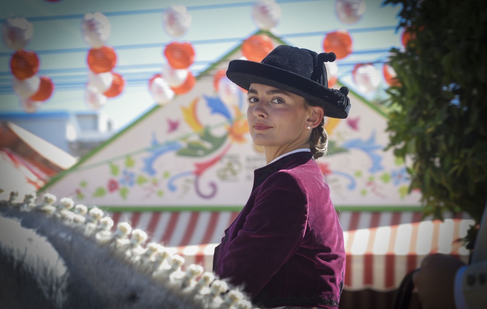 Estallido de colores en el miércoles de Feria de Abril 2023