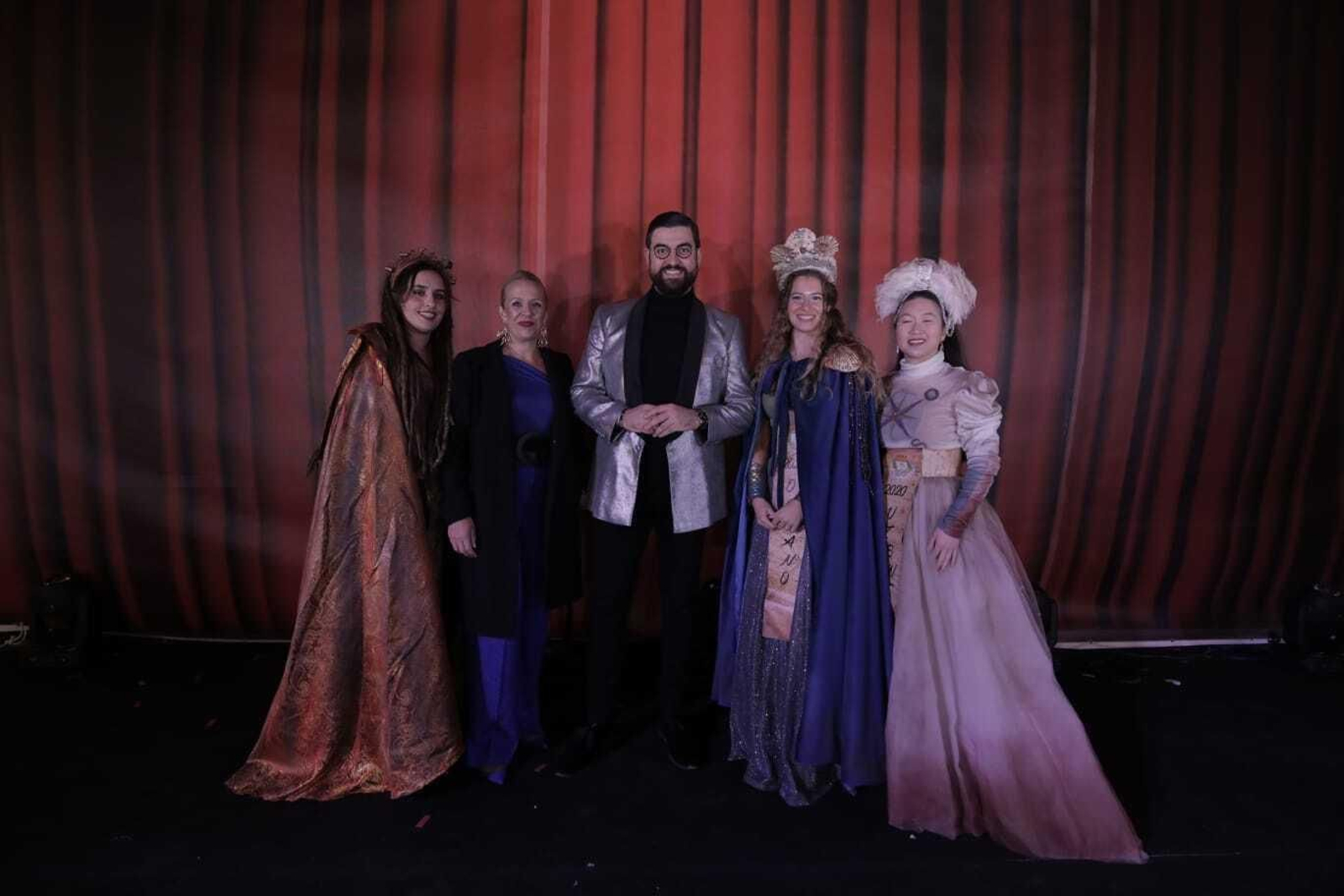 Gala de bienvenida del Carnaval en San Fernando con Manu Sánchez y Sandra Golpe