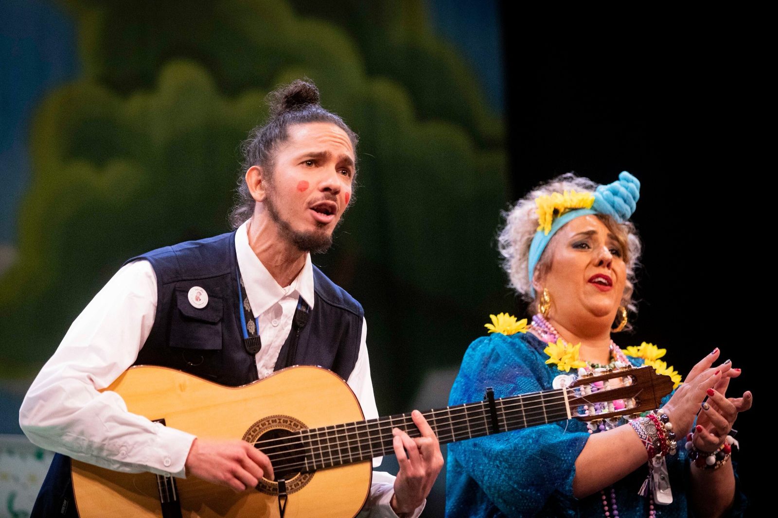 Borja Romero junto a Leo Power en un momento de la actuación del cuarteto.