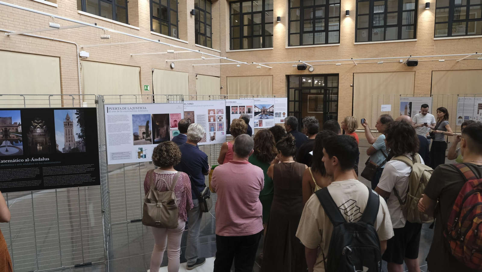 Imágenes de la inauguración de la exposición 'Paseo Matemático Al-Ándalus' en la Universidad de Almería