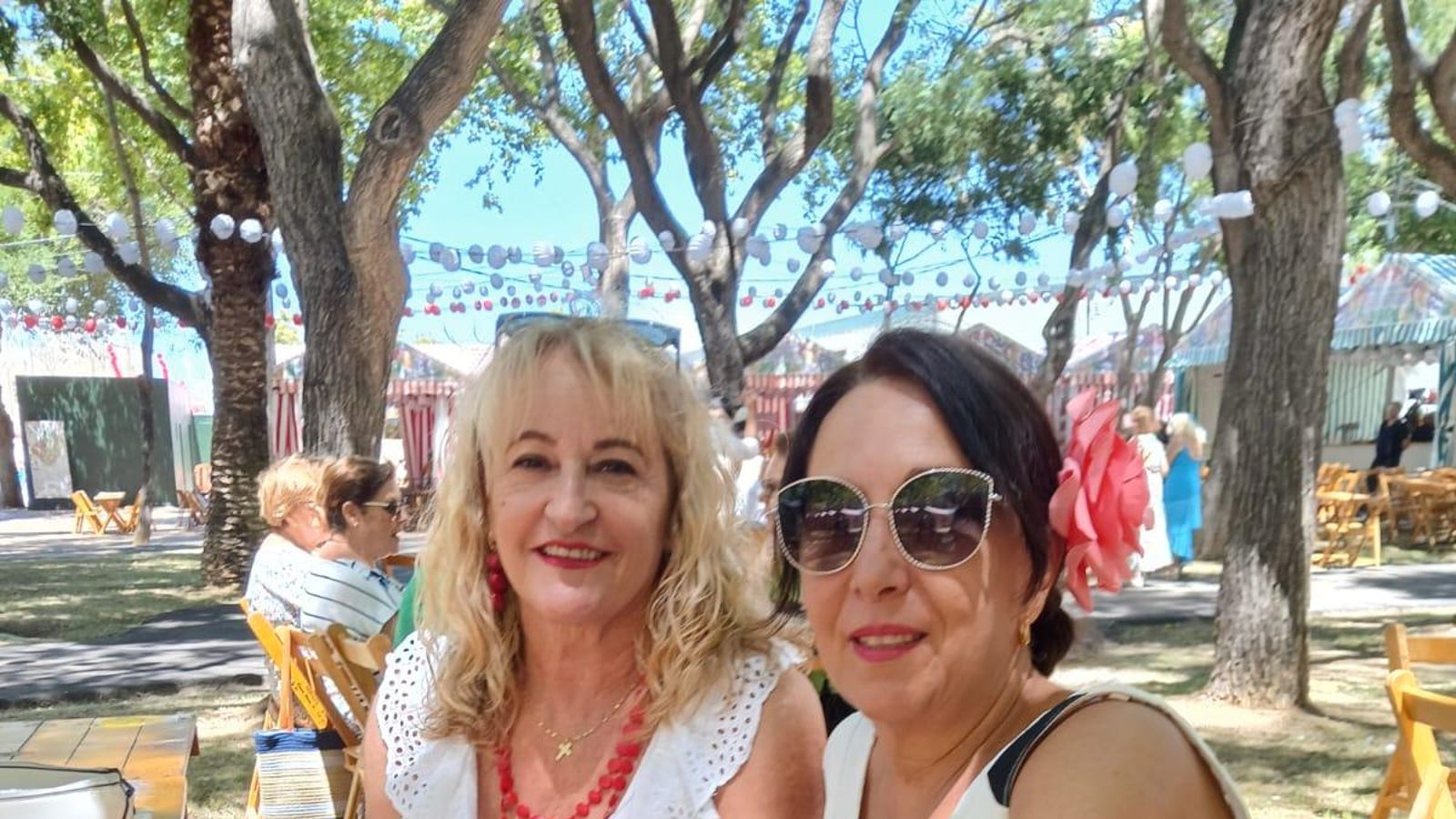 Búscate en las imágenes del Día de la Mujer de la Feria de San Fernando 2024